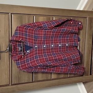 Men's plaid flannel shirt